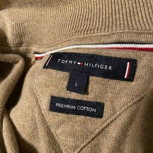 Tommy Hilfiger Men's Tan Sweater